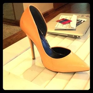 Orange pumps extra pics